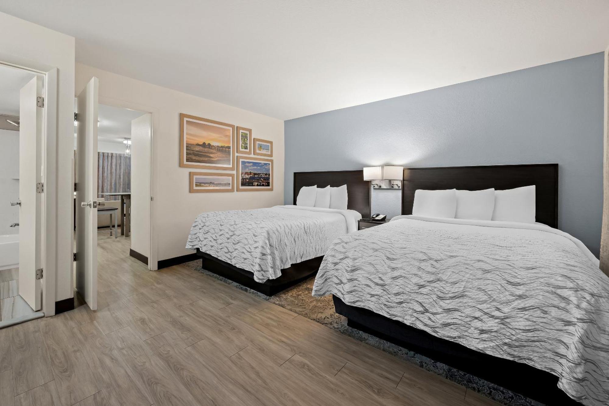 Red Roof Inn Plus+ & Suites Naples Downtown-5Th Ave S Exteriér fotografie